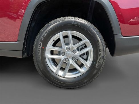 New 2025 Jeep Grand Cherokee L Laredo w/ Luxury Tech Group I image 10