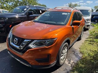 Used 2017 Nissan Rogue SV w/ SV Premium Package image 1