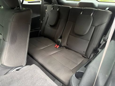 Used 2023 Ford Explorer XLT AWD/4WD image 23