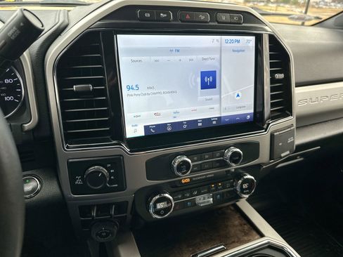 Used 2022 Ford F350 Lariat w/ Lariat Ultimate Package image 16