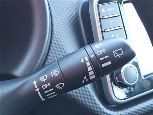 Used 2022 Nissan Kicks S FWD image 15