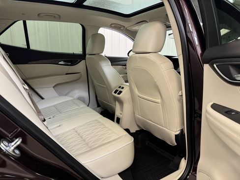 Used 2023 Buick Envision Avenir image 28