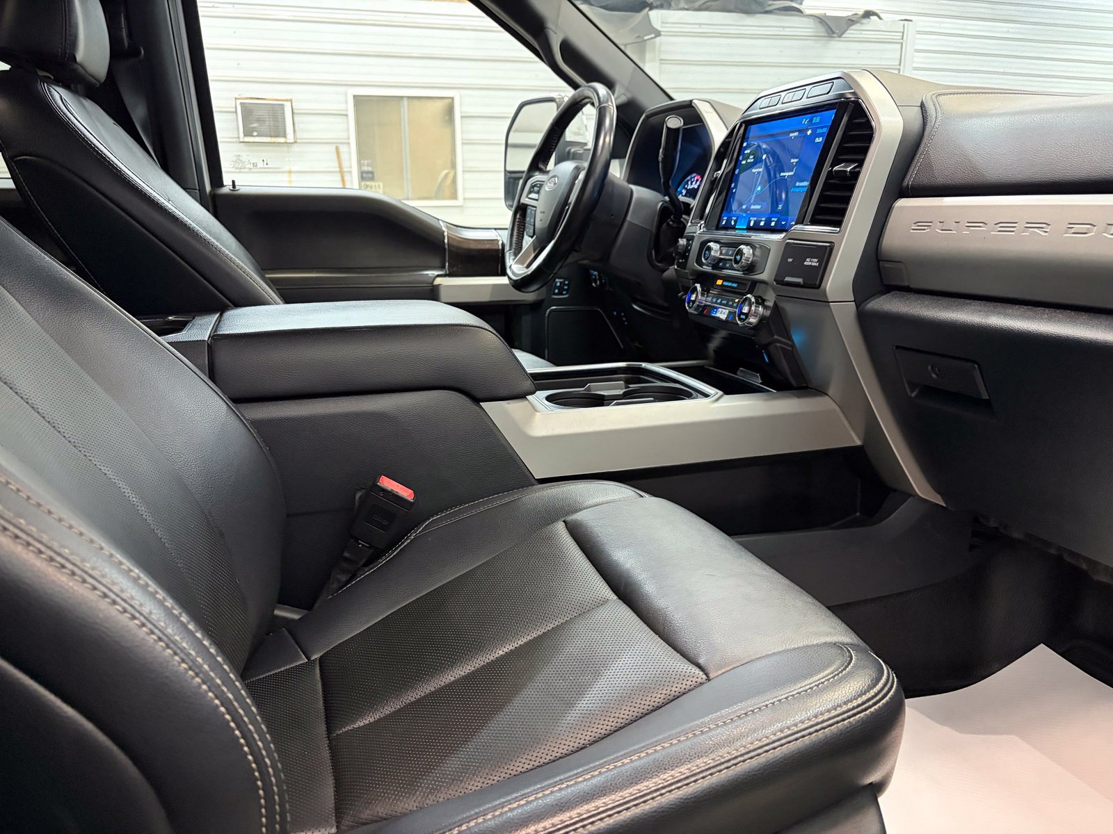 Used 2022 Ford F350 Lariat w/ Lariat Ultimate Package AWD/4WD image 25