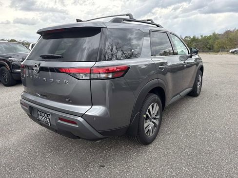New 2026 Nissan Pathfinder SL image 4