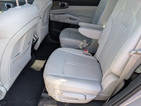 Used 2023 Kia Sorento EX w/ Panoramic Sunroof Package FWD image 31