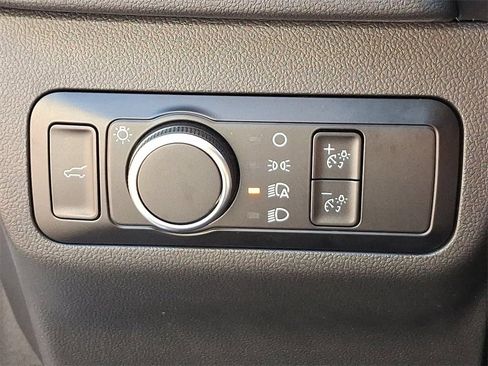 Certified 2022 Ford Escape SE w/ SE Sport Appearance Package image 24