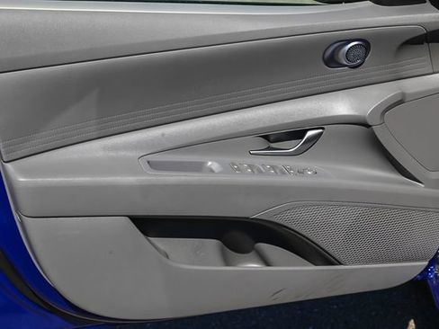 Certified 2023 Hyundai Elantra SE FWD image 23