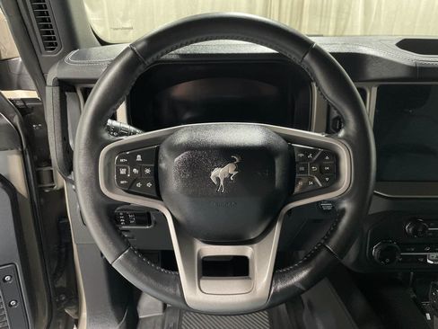 Used 2025 Ford Bronco Outer Banks AWD/4WD image 9