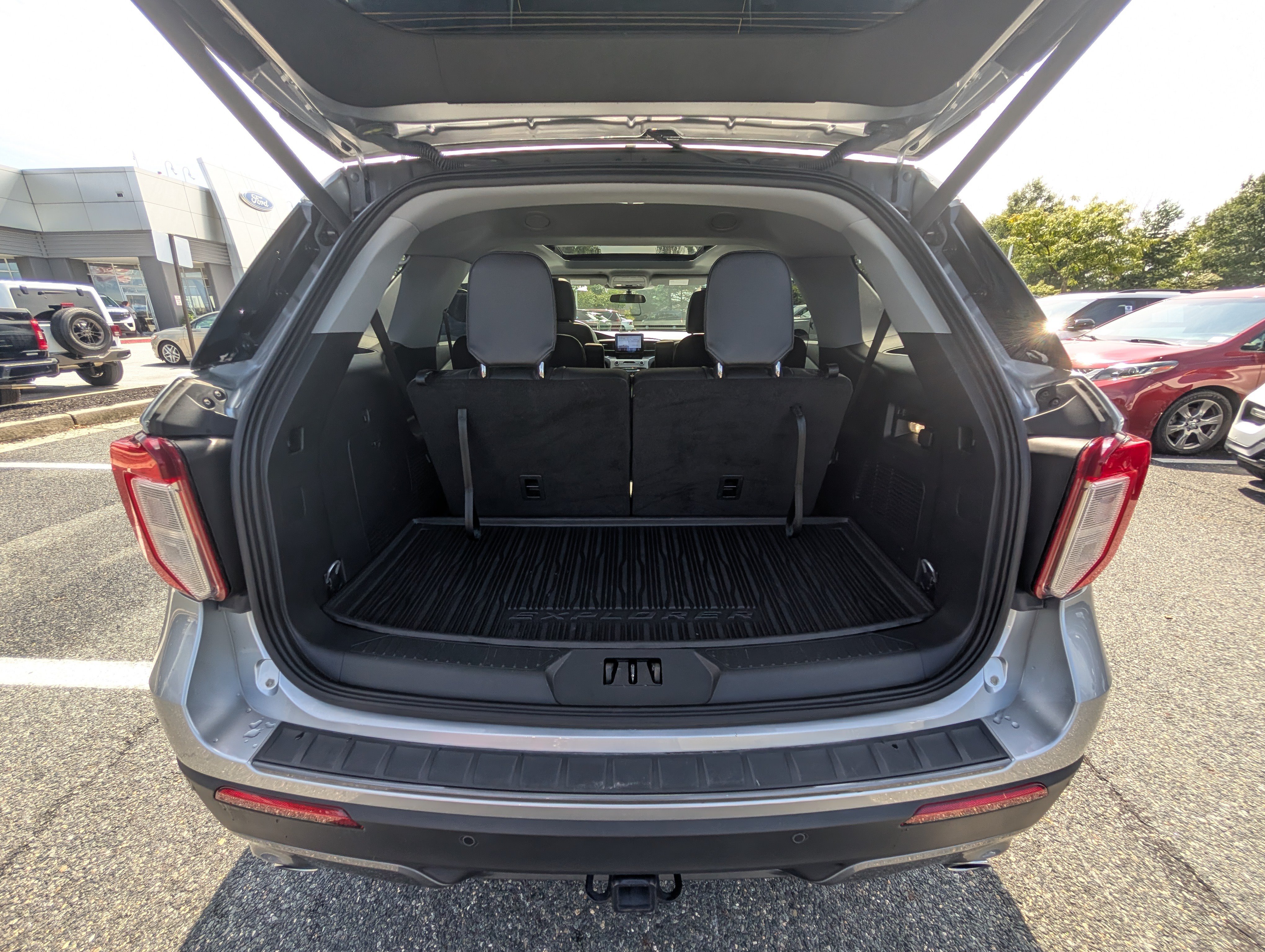 Certified 2024 Ford Explorer XLT w/ Equipment Group 202A AWD/4WD image 15