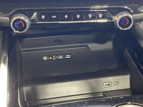 Used 2025 Chevrolet Tahoe RST w/ Comfort Package AWD/4WD image 18