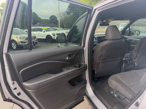 Used 2022 Honda Pilot Sport image 16