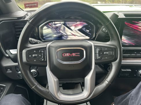 Used 2025 GMC Sierra 1500 SLT AWD/4WD image 21