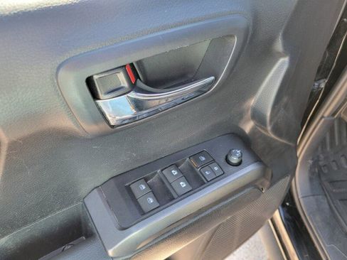 Used 2021 Toyota Tacoma TRD Off-Road w/ Technology Package image 13