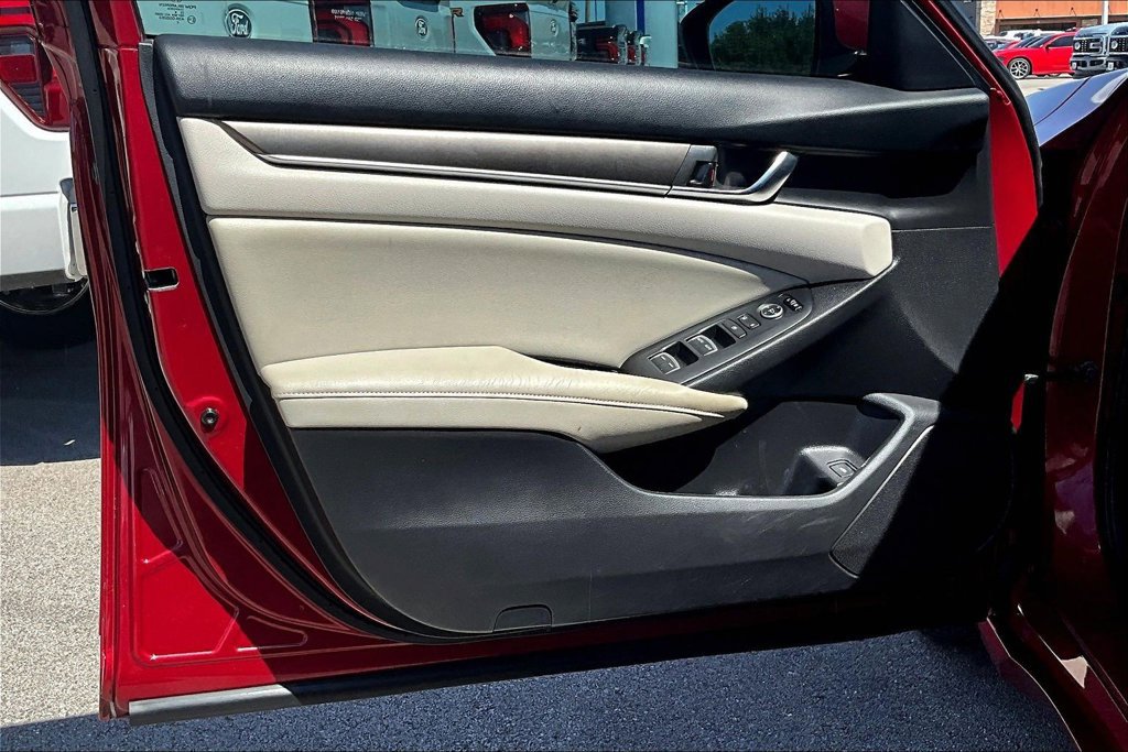 Used 2018 Honda Accord LX image 18