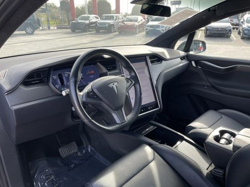 Used 2018 Tesla Model X 100D image 23