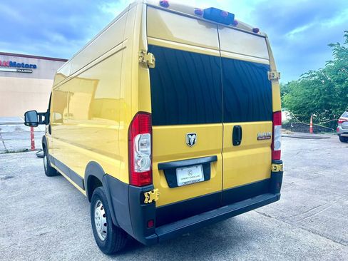 Used 2021 RAM ProMaster 2500 FWD image 4