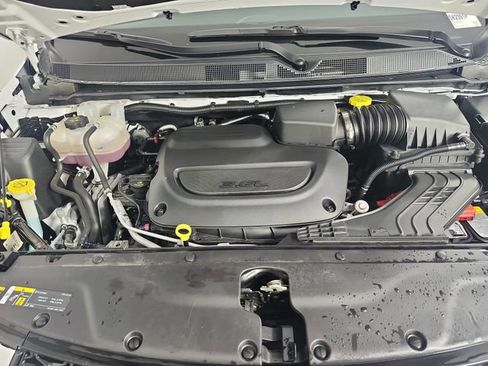 Used 2025 Chrysler Pacifica Limited FWD image 28