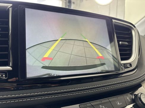 Used 2023 Chrysler Pacifica Limited FWD image 24