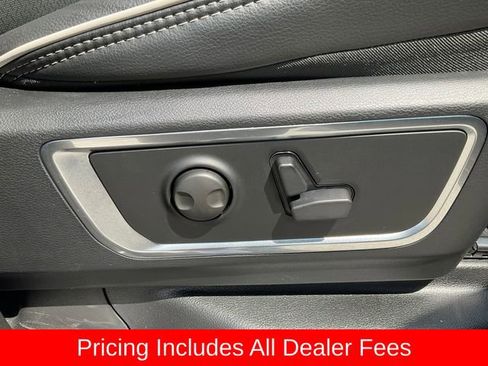 Used 2025 RAM 1500 Laramie AWD/4WD image 23