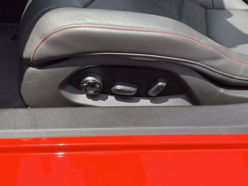 Used 2022 Chevrolet Corvette Stingray Premium Cpe w/ Battery Protection Package RWD image 29