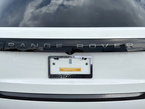 New 2026 Land Rover Range Rover Long Wheelbase SE AWD/4WD image 11
