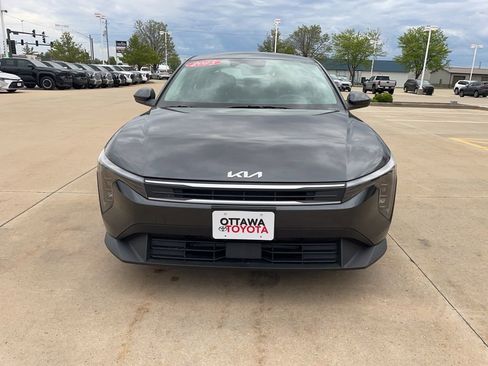 Used 2025 Kia K4 FWD image 3