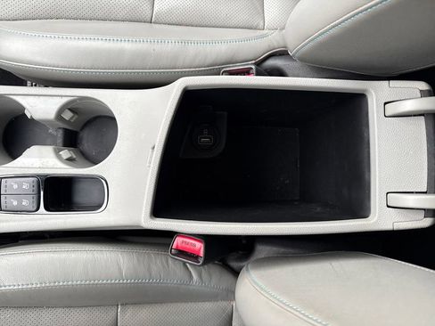 Used 2018 Kia Niro EX Premium image 26