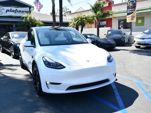 Used 2022 Tesla Model Y Performance AWD/4WD image 1