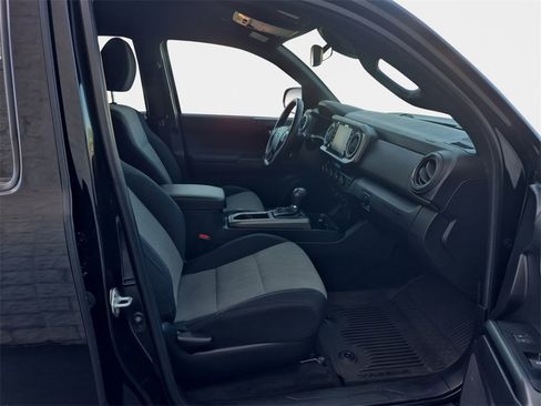 Used 2022 Toyota Tacoma TRD Sport image 18