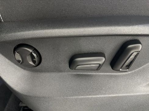 New 2026 Volkswagen Atlas Cross Sport SE image 16