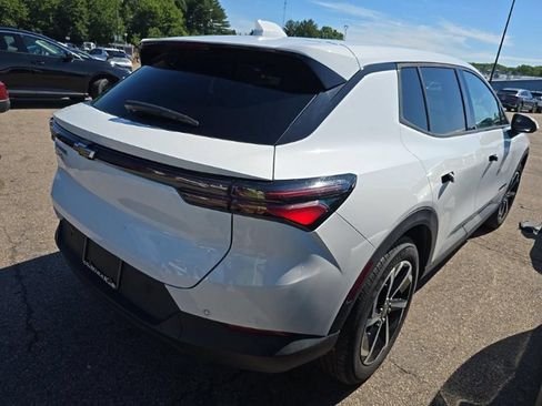 Used 2025 Chevrolet Equinox EV LT FWD image 4