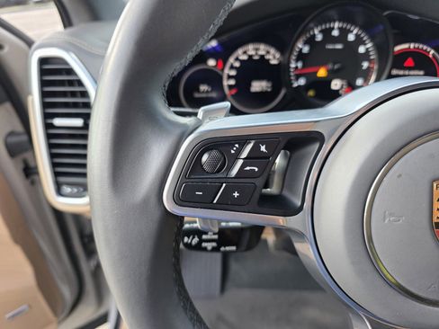 Used 2021 Porsche Cayenne S AWD/4WD image 19