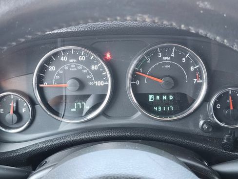 Used 2013 Jeep Wrangler Unlimited Sahara AWD/4WD image 29