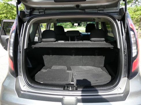 Used 2019 Kia Soul + FWD image 25