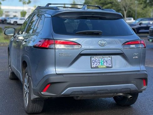 Used 2023 Toyota Corolla Cross XLE w/ Convenience Package image 3