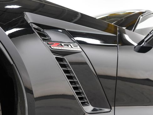 Used 2019 Chevrolet Corvette Z06 RWD image 26