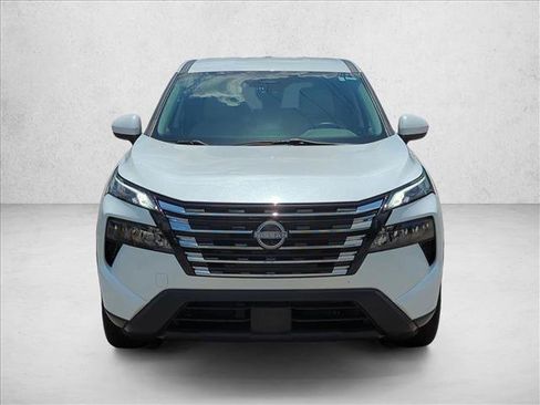 Used 2024 Nissan Rogue SV FWD image 2