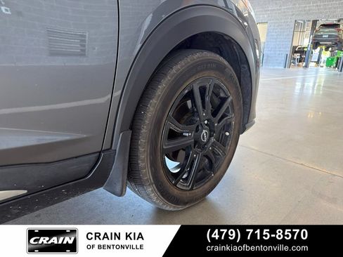 Used 2022 Nissan Kicks SR w/ Premium Package FWD image 6