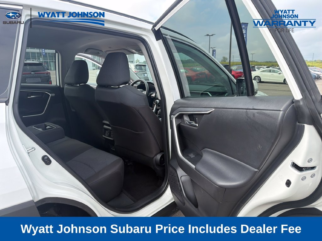Used 2025 Toyota RAV4 XLE FWD image 34