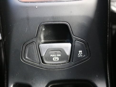 Used 2018 Jeep Renegade Latitude w/ UConnect 8.4 Nav Group image 20