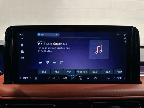 Used 2025 Lincoln Aviator Reserve w/ Illumination Package image 16