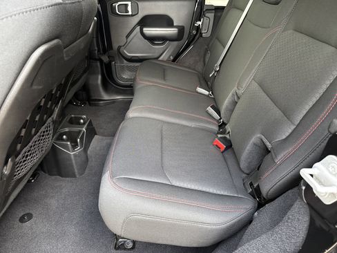 Used 2019 Jeep Wrangler Unlimited Rubicon image 23