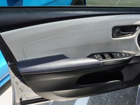 Used 2013 Toyota Avalon XLE Premium FWD image 13