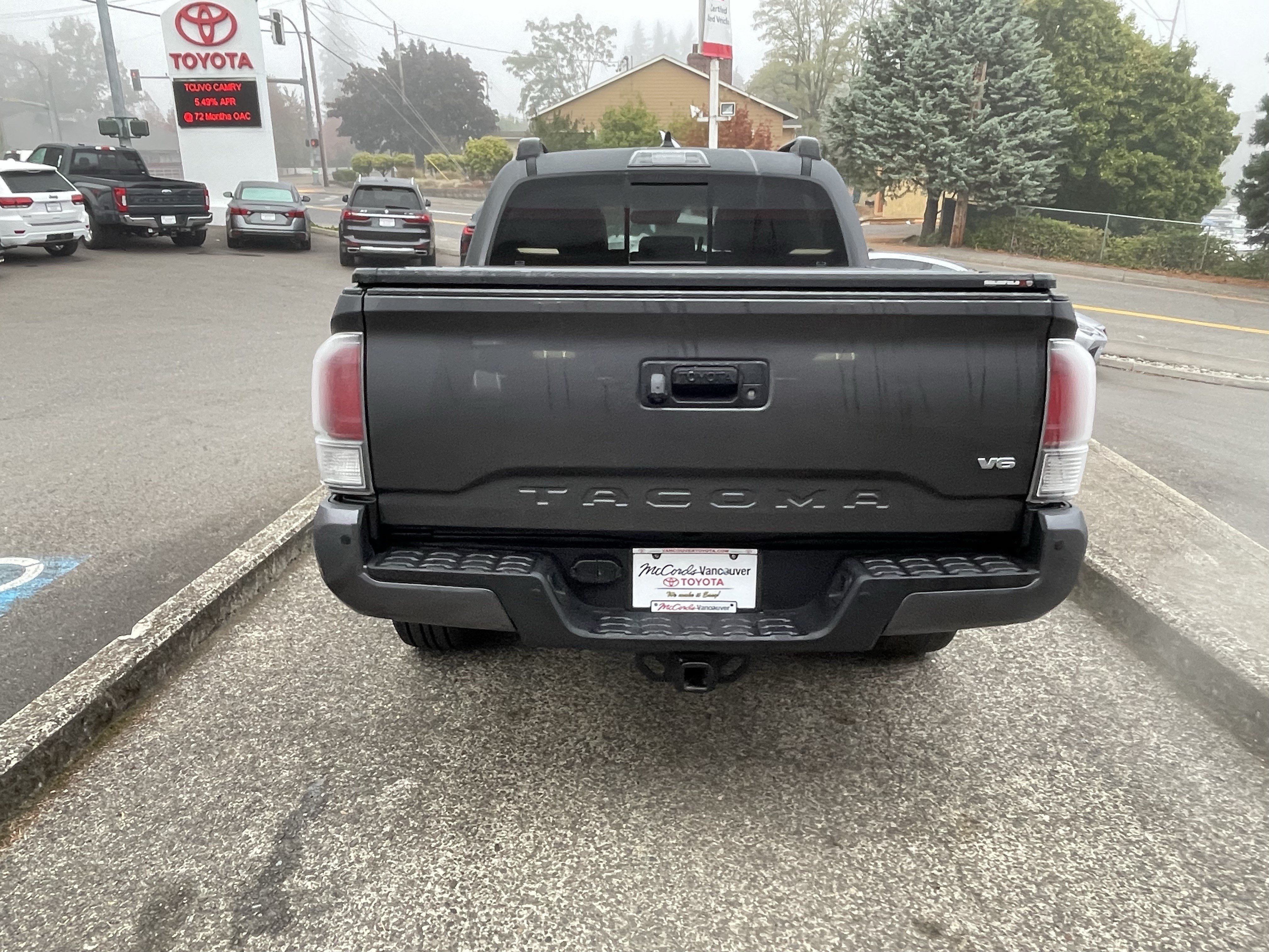 Certified 2020 Toyota Tacoma TRD Off-Road w/ TRD Premium Off Road Package AWD/4WD image 6