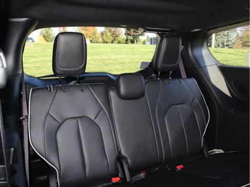 New 2026 Chrysler Pacifica Limited w/ S Appearance Package image 29