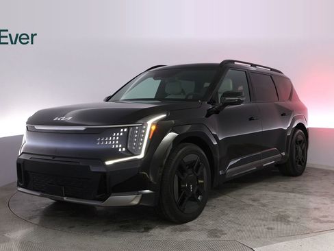 Used 2024 Kia EV9 GT-Line image 2