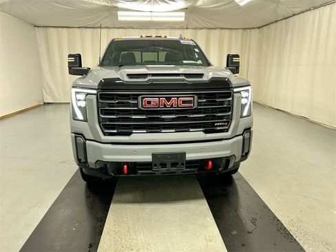 Used 2024 GMC Sierra 2500 AT4 w/ Technology Package image 3