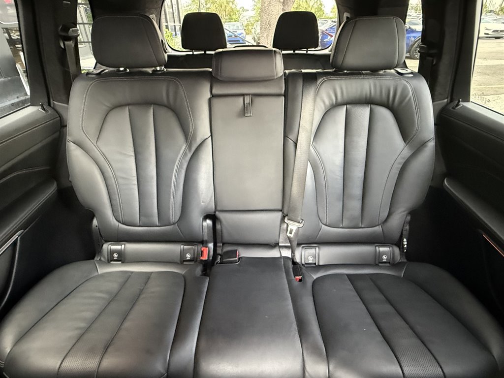 Used 2022 BMW X7 xDrive40i w/ M Sport Package AWD/4WD image 14