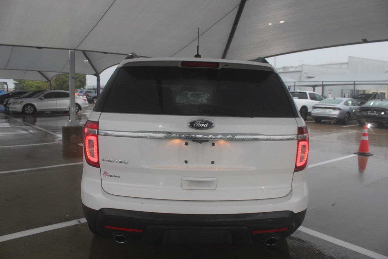 Used 2023 Ford Explorer Limited w/ Equipment Group 301A AWD/4WD image 4