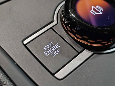 New 2026 Volkswagen Tiguan SE image 33